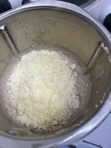shiroi-banno-soup-blender-step1-almond-garlic.jpg